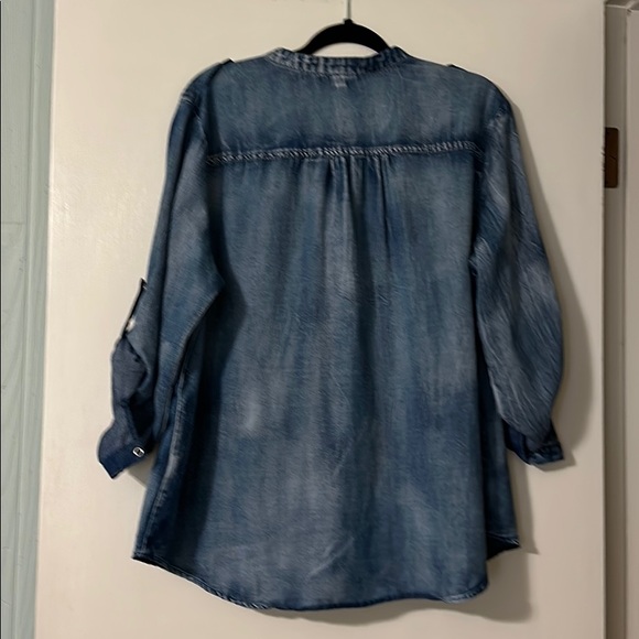 Top - Picture 2 of 2